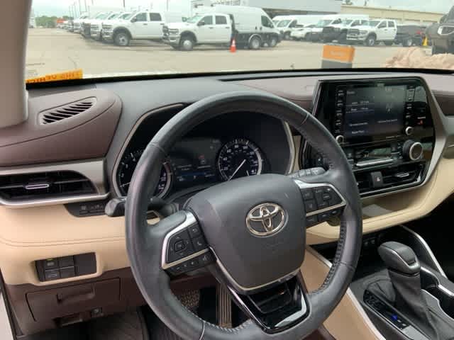 Thumbnail: 2021 Toyota Highlander - 6