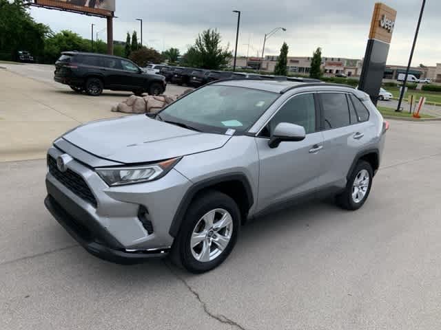 Thumbnail: 2019 Toyota RAV4 - 16