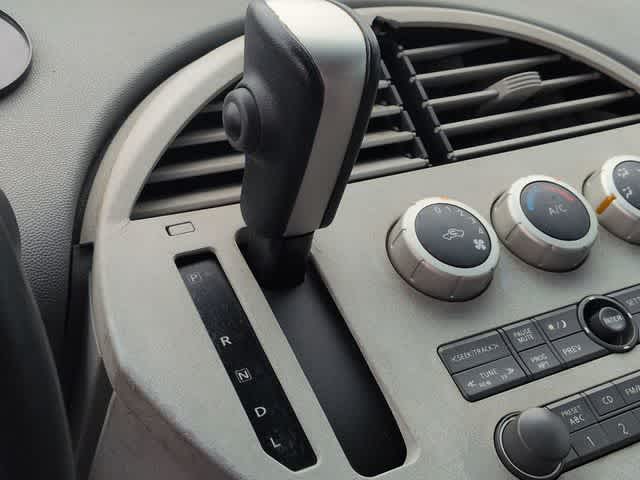 Thumbnail: 2004 Nissan Quest - 30