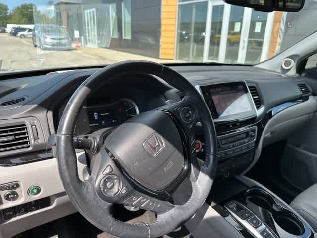 Thumbnail: 2017 Honda Pilot - 4
