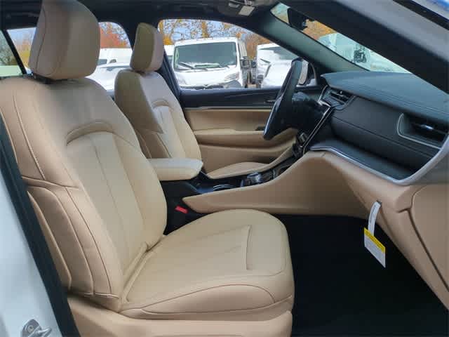 Thumbnail: 2025 Jeep Grand Cherokee L - 23