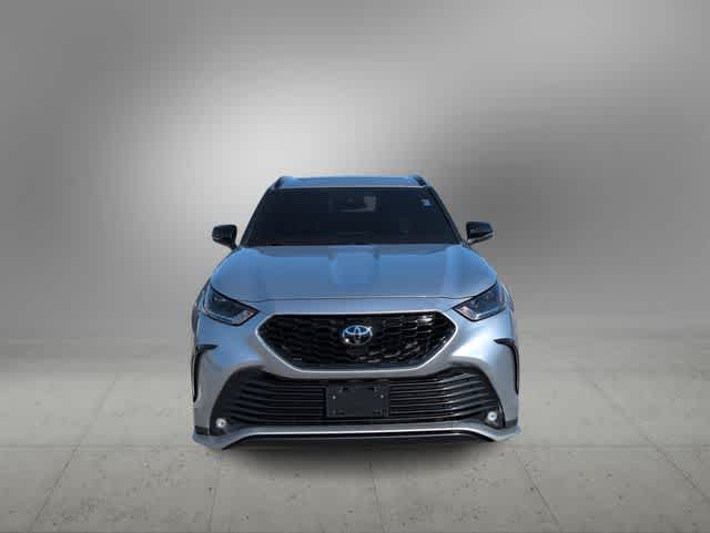 Thumbnail: 2021 Toyota Highlander - 3
