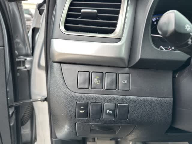 Thumbnail: 2016 Toyota Highlander - 11