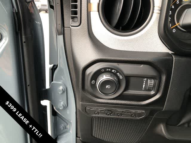 Thumbnail: 2026 Jeep Wrangler - 22