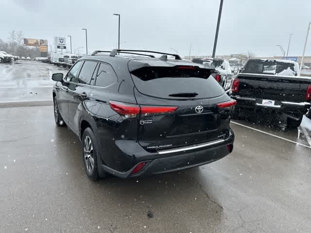 Thumbnail: 2022 Toyota Highlander - 20