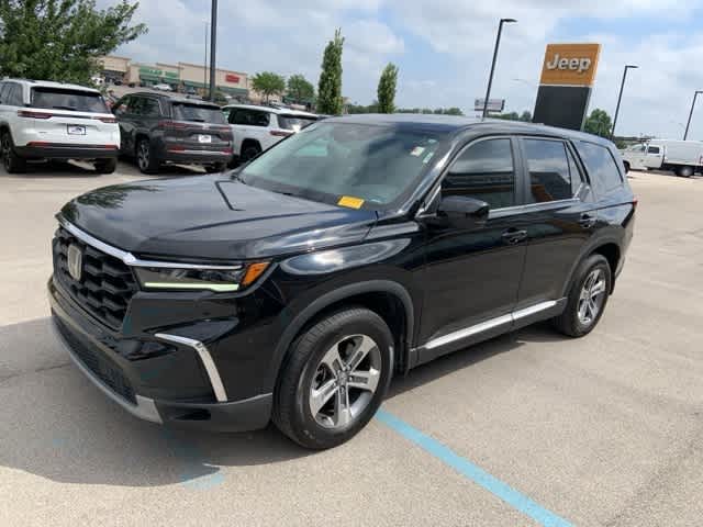 Thumbnail: 2023 Honda Pilot - 2