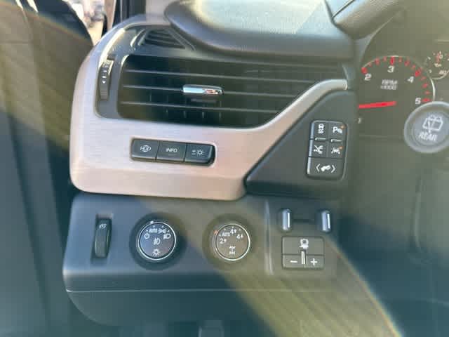 Thumbnail: 2016 GMC Yukon XL - 11
