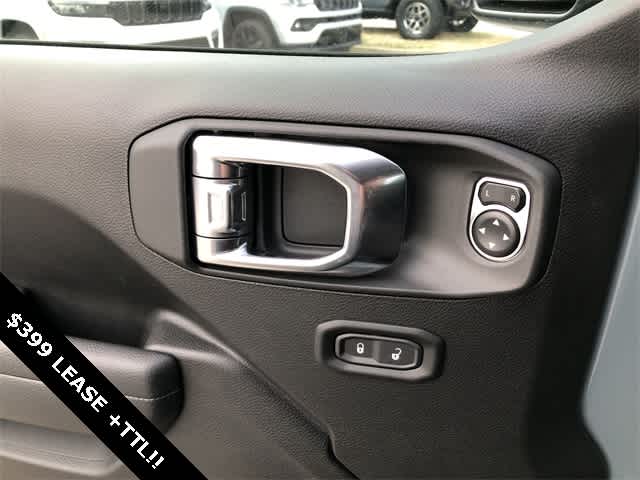 Thumbnail: 2026 Jeep Wrangler - 23