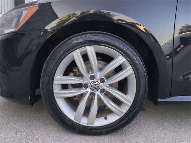 Thumbnail: 2019 Volkswagen Passat - 14