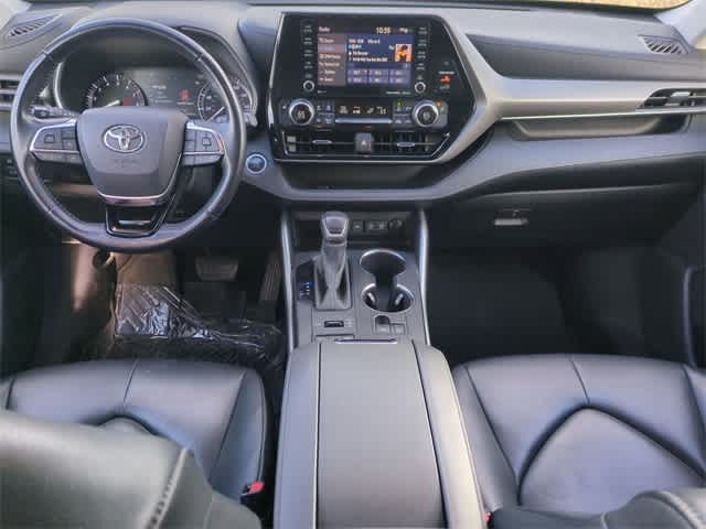 Thumbnail: 2020 Toyota Highlander - 16