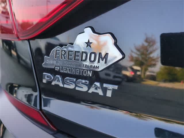 Thumbnail: 2019 Volkswagen Passat - 13