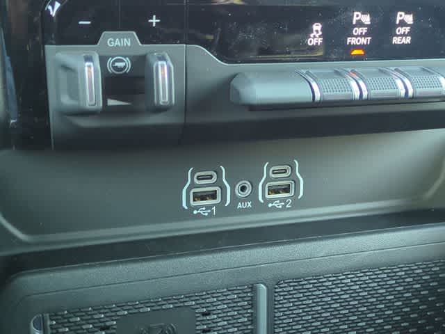 Thumbnail: 2026 RAM 1500 - 32