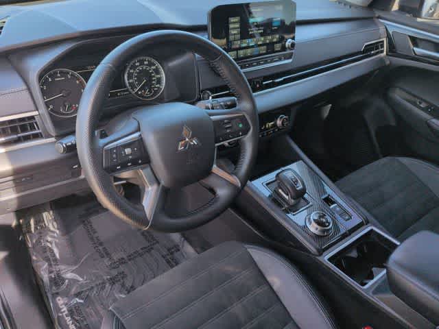 Thumbnail: 2024 Mitsubishi Outlander - 9