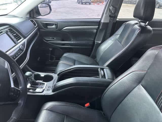 Thumbnail: 2019 Toyota Highlander - 3