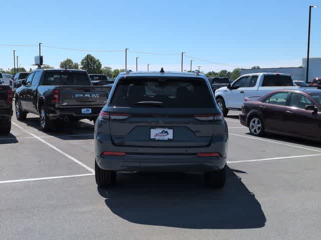 Thumbnail: 2026 Jeep Grand Cherokee - 7