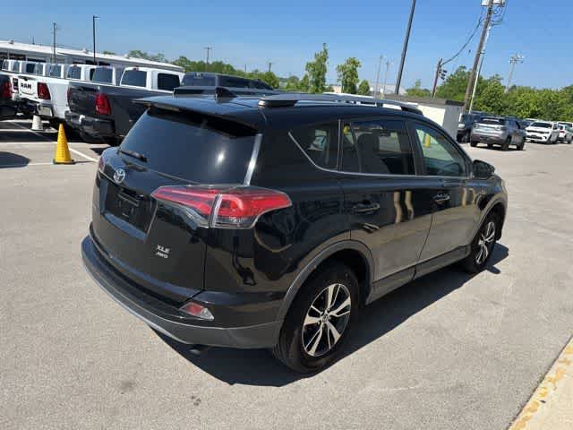 Thumbnail: 2017 Toyota RAV4 - 20