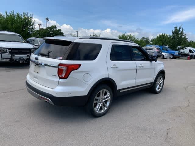 Thumbnail: 2016 Ford Explorer - 15