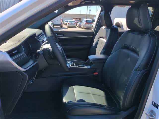 Thumbnail: 2025 Jeep Grand Cherokee - 17