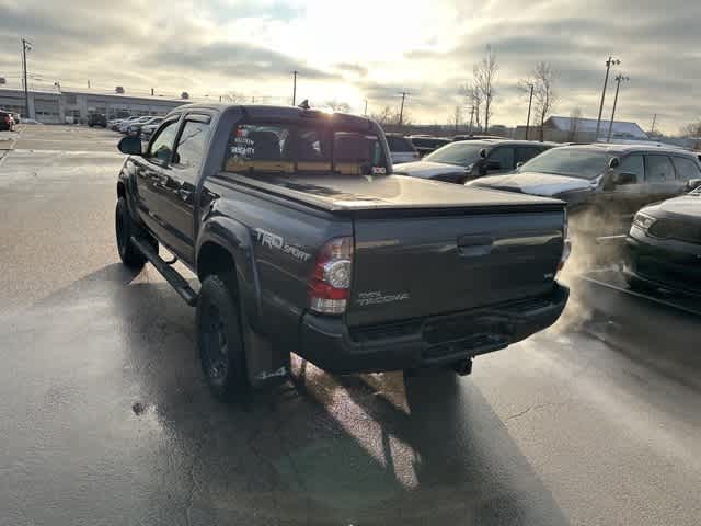 Thumbnail: 2015 Toyota Tacoma - 17