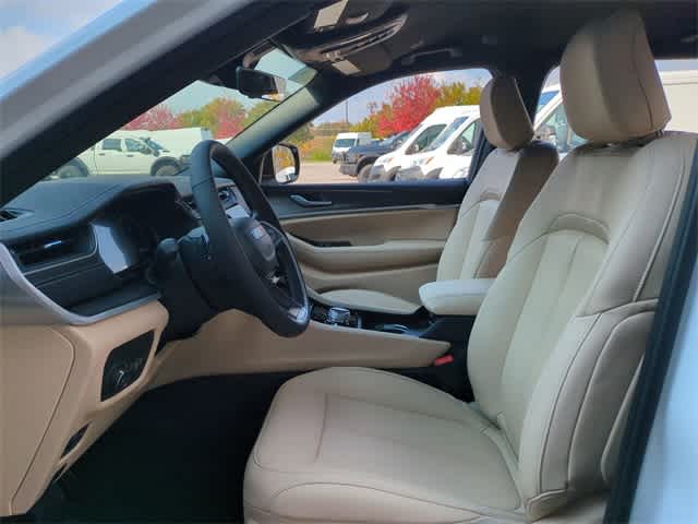 Thumbnail: 2025 Jeep Grand Cherokee L - 17