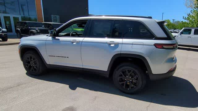 Thumbnail: 2026 Jeep Grand Cherokee - 6