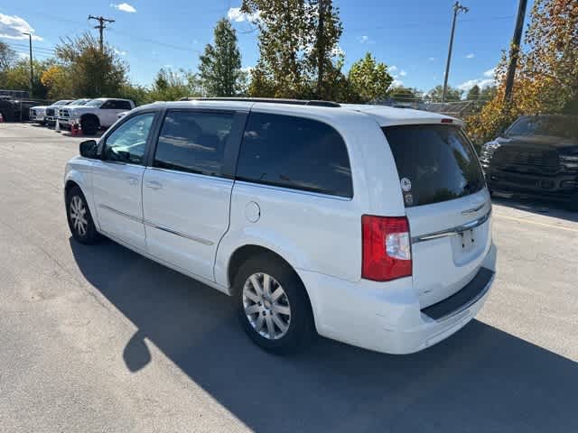 Thumbnail: 2012 Chrysler Town & Country - 11