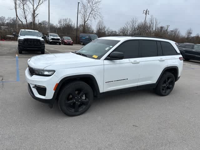 Thumbnail: 2025 Jeep Grand Cherokee - 18