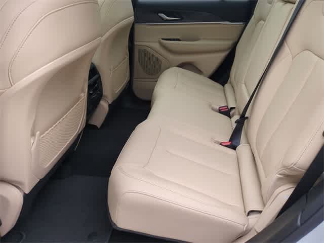 Thumbnail: 2025 Jeep Grand Cherokee - 21