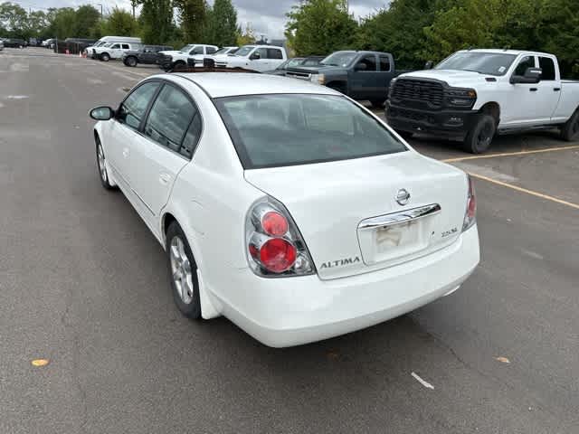 Thumbnail: 2005 Nissan Altima - 17