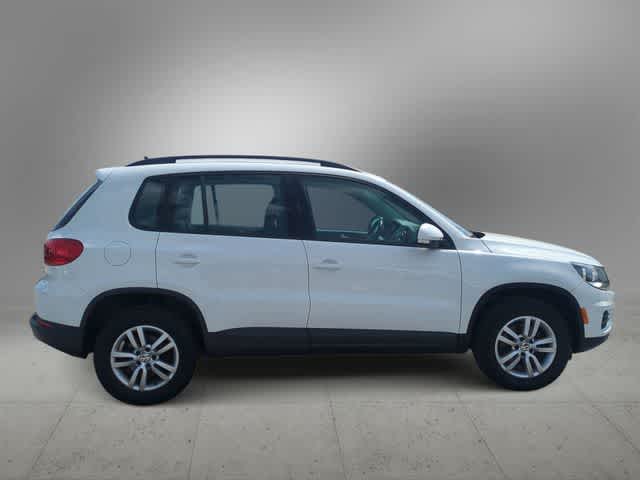 Thumbnail: 2017 Volkswagen Tiguan - 9