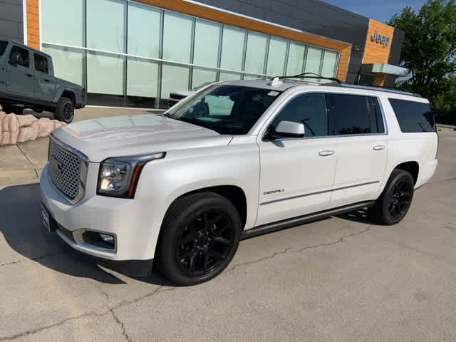Thumbnail: 2017 GMC Yukon XL - 23