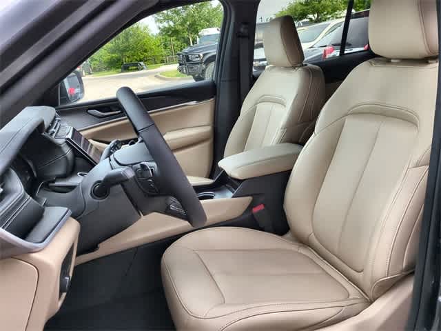 Thumbnail: 2025 Jeep Grand Cherokee - 17