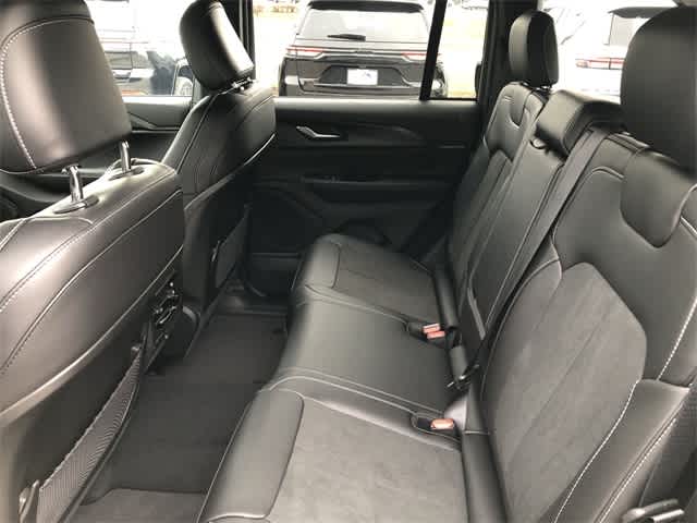 Thumbnail: 2025 Jeep Grand Cherokee - 25