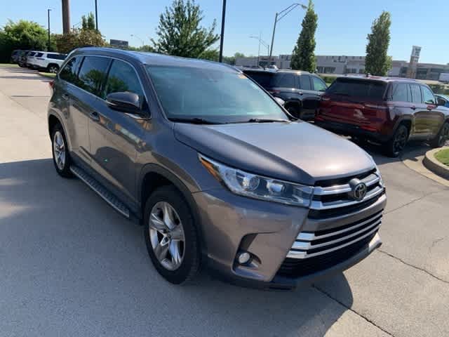 Thumbnail: 2018 Toyota Highlander - 28