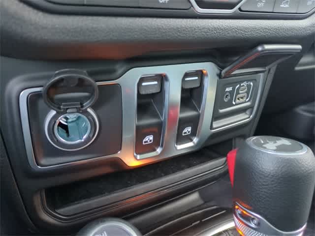 Thumbnail: 2025 Jeep Wrangler - 30