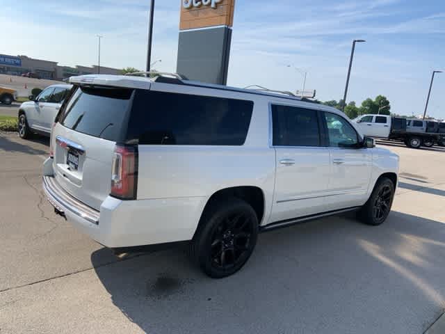 Thumbnail: 2017 GMC Yukon XL - 31