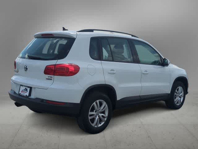 Thumbnail: 2017 Volkswagen Tiguan - 8