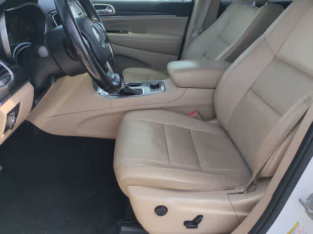 Thumbnail: 2020 Jeep Grand Cherokee - 16