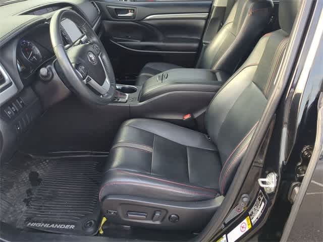 Thumbnail: 2019 Toyota Highlander - 17