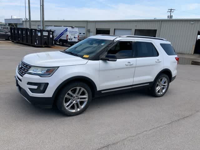 Thumbnail: 2016 Ford Explorer - 8