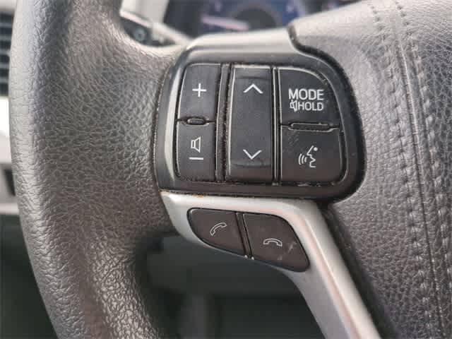 Thumbnail: 2020 Toyota Sienna - 23