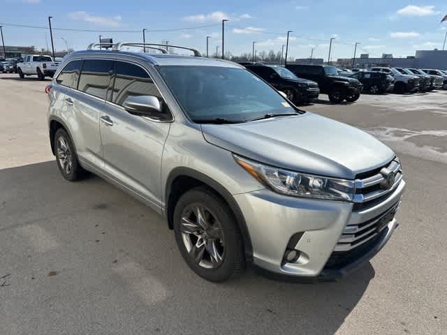 Thumbnail: 2017 Toyota Highlander - 24