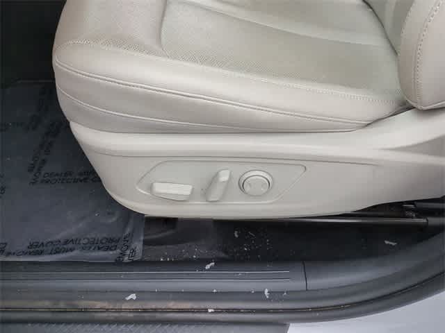 Thumbnail: 2022 Kia Sorento - 18