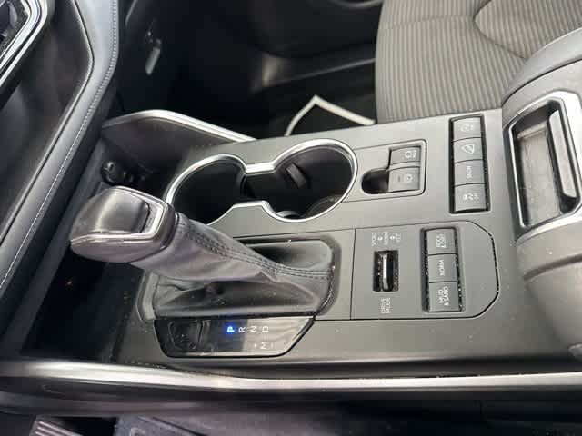 Thumbnail: 2021 Toyota Highlander - 10