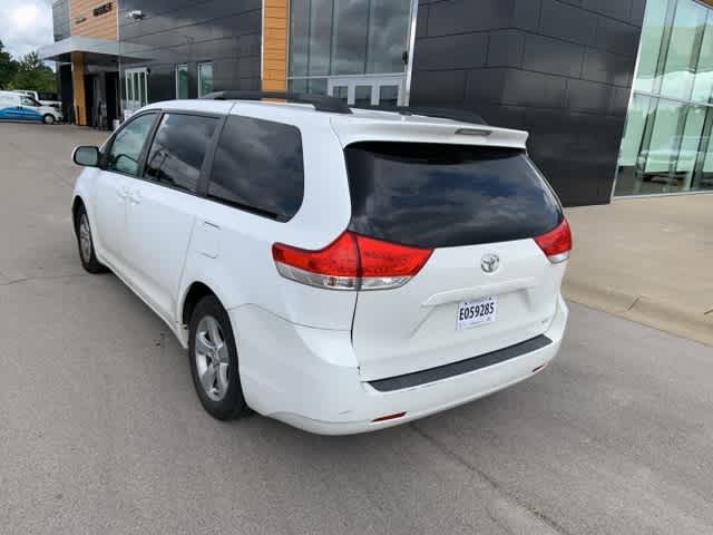 Thumbnail: 2011 Toyota Sienna - 14