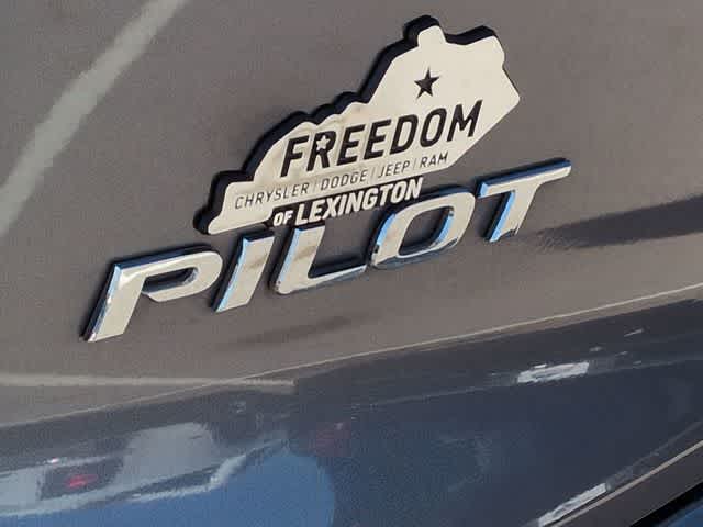 Thumbnail: 2018 Honda Pilot - 13