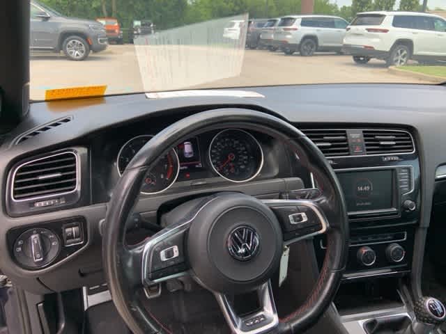 Thumbnail: 2017 Volkswagen Golf - 4