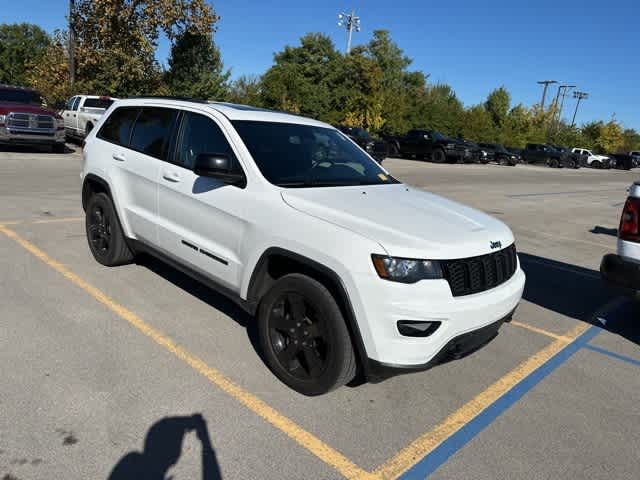 Thumbnail: 2020 Jeep Grand Cherokee - 20