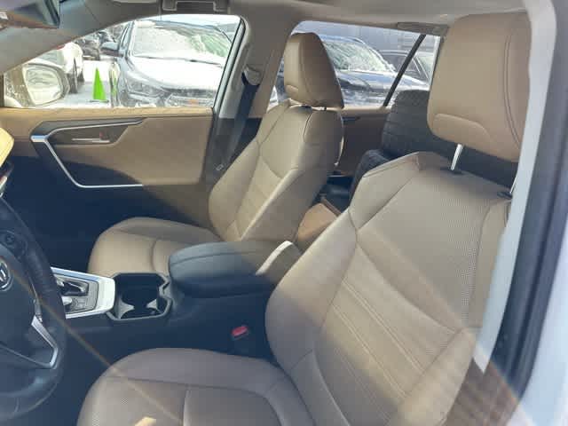 Thumbnail: 2019 Toyota RAV4 - 4