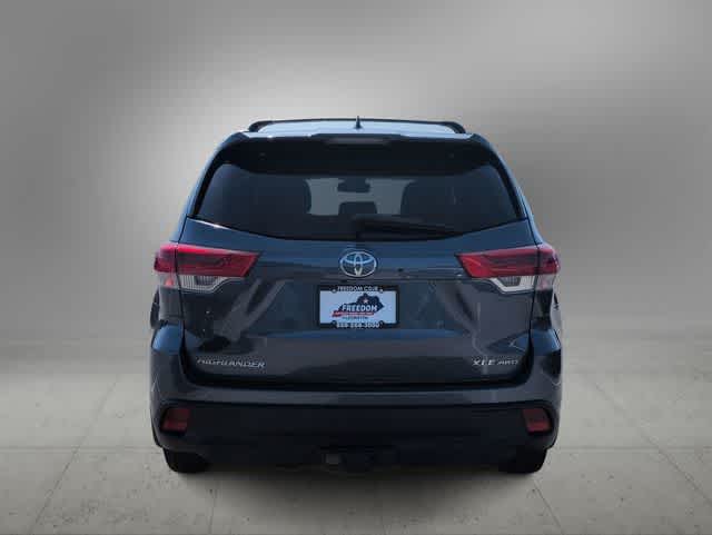 Thumbnail: 2019 Toyota Highlander - 7